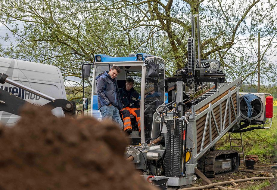 Moderne Grabenbohrmaschine im Einsatz